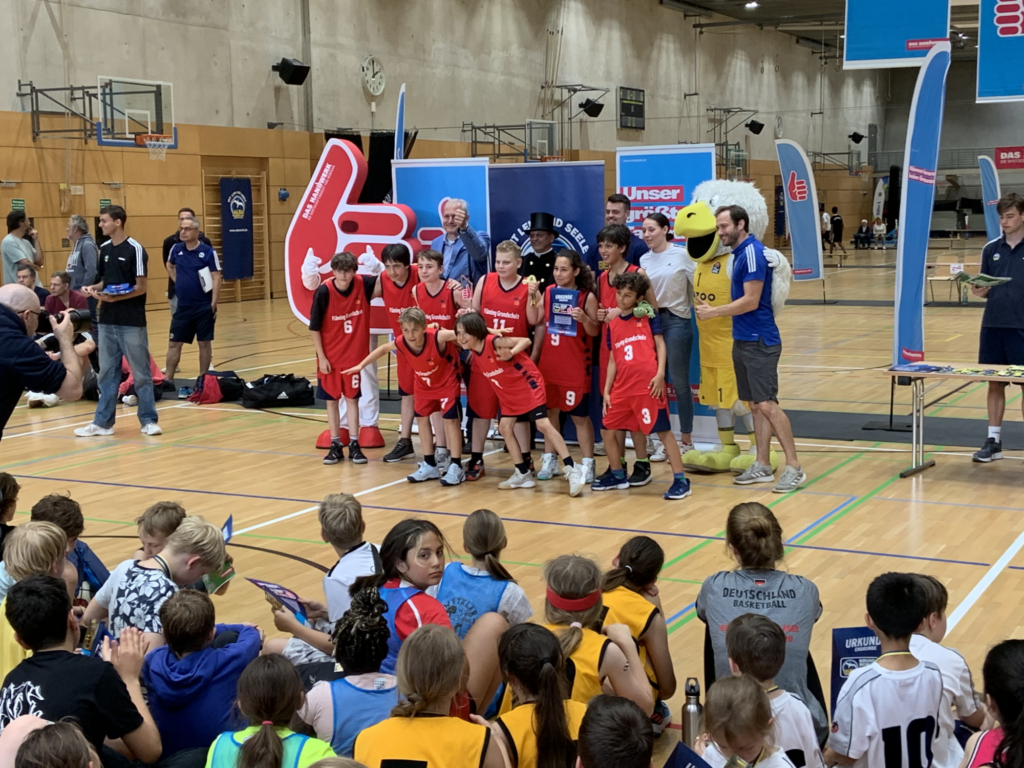 Die Fläming-Grundschule gewinnt bei der Basketball-Grundschulliga!
